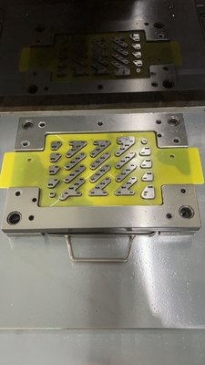 เครื่องแยก PCB เครื่องเจาะพนูเมติก Depanel เครื่อง CWPE