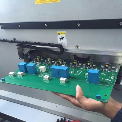 เครื่องตัด PCB พนูมาติกมืออาชีพ V ด้วยฟังก์ชันคอนเตอร์ความจุ