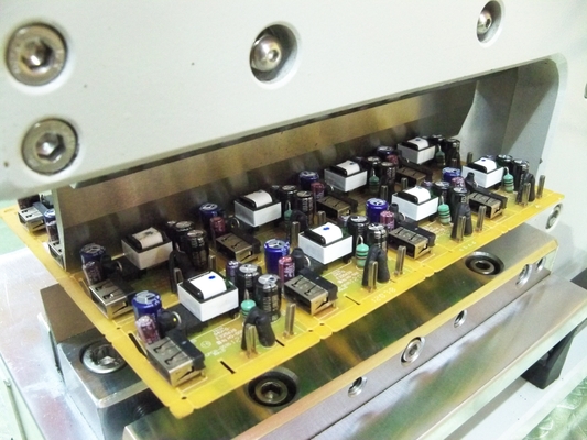 เครื่องตัด V-Cut PCB ด้วยกรอบเหล็กแข็งและ 2 ใบมีดเส้นคม