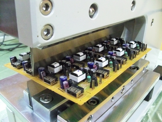เครื่องตัด PCB V Blade Linear พร้อมกรอบเหล็กแข็ง สําหรับส่วนประกอบสูง 50 มม