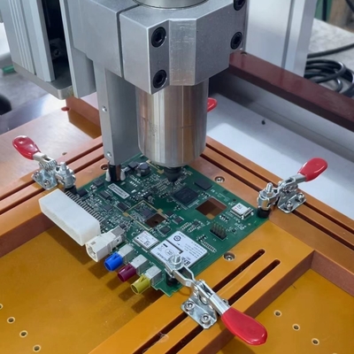 เครื่อง PCB Router 3 แกนความแม่นยําสูงสําหรับการซ้ําระบบขับเคลื่อน 0.02 มม