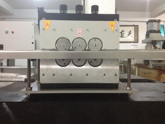 ความยาวไม่จํากัด PCB Depanelizer V Cut Separator กับการตัดแผ่นอลูมิเนียมดีมาก