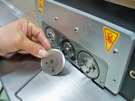 เครื่องตัด Pcb ตะกั่วอัตโนมัติระดับมืออาชีพ ISO9001 ความยาว 1,000 มม
