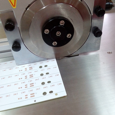 PCB Depanelizer การให้คะแนนล่วงหน้าตัวแยก PCB V Groove PCB Depaneling