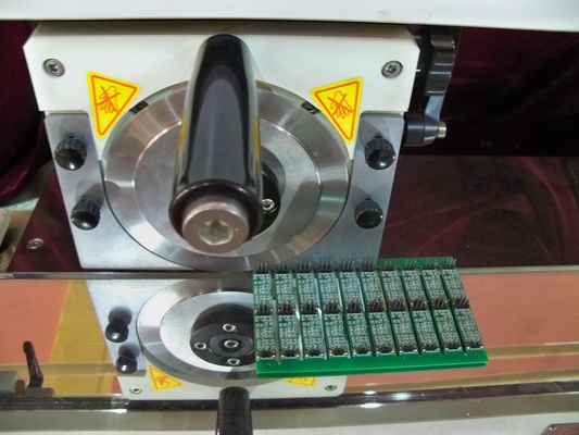 เครื่องทำบอร์ด PCB 110V, เครื่องแยก PCB ความหนา 0.6 มม., การถอด PCB