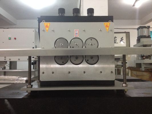 เครื่องแยก PCB ก่อนให้คะแนนแพลตฟอร์มสแตนเลส 2.4 ม