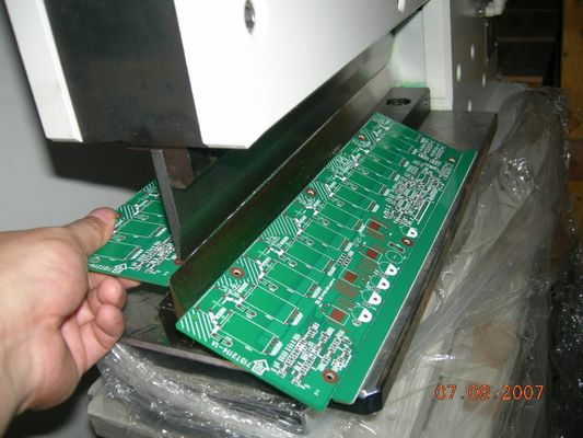 เครื่องตัด PCB เครื่องตัดกิโยตินสำหรับแผ่นโลหะพร้อมใบมีดเชิงเส้น