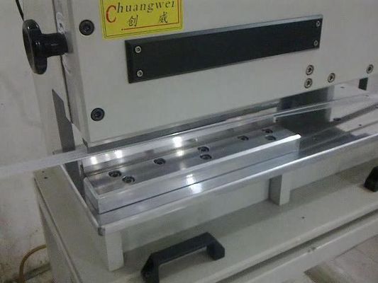เครื่องตัด PCB V สําหรับอะลูมิเนียม Substrate 220V RUV พนูเมติก