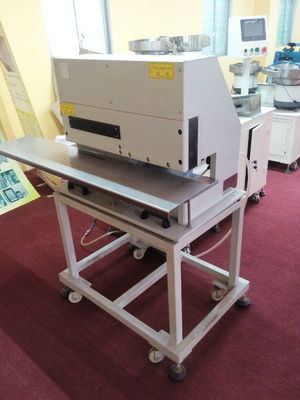 0.4mpa แรงดันในการทำงานเครื่องตัด PCB V ความเร็วสูง L460mm