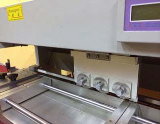 จอแสดงผล LCD เครื่องตัดกระจกอัตโนมัติ 3 ใบมีดแบบวงกลม, ตัวแยก PCB